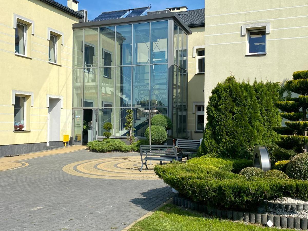 Apartamenty I Pokoje „Pod Jedynka” Konstantynów Łódzki Esterno foto