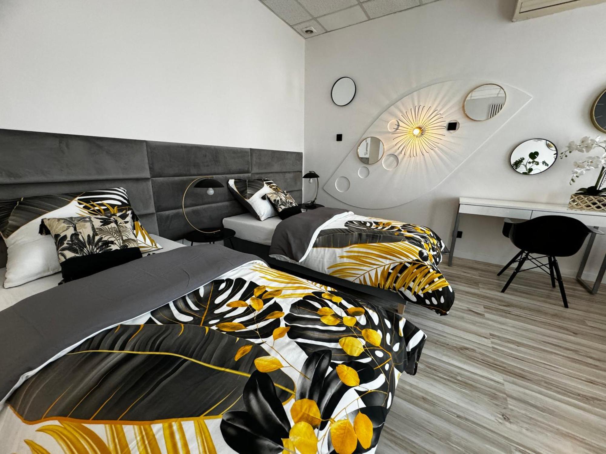 Apartamenty I Pokoje „Pod Jedynka” Konstantynów Łódzki Esterno foto