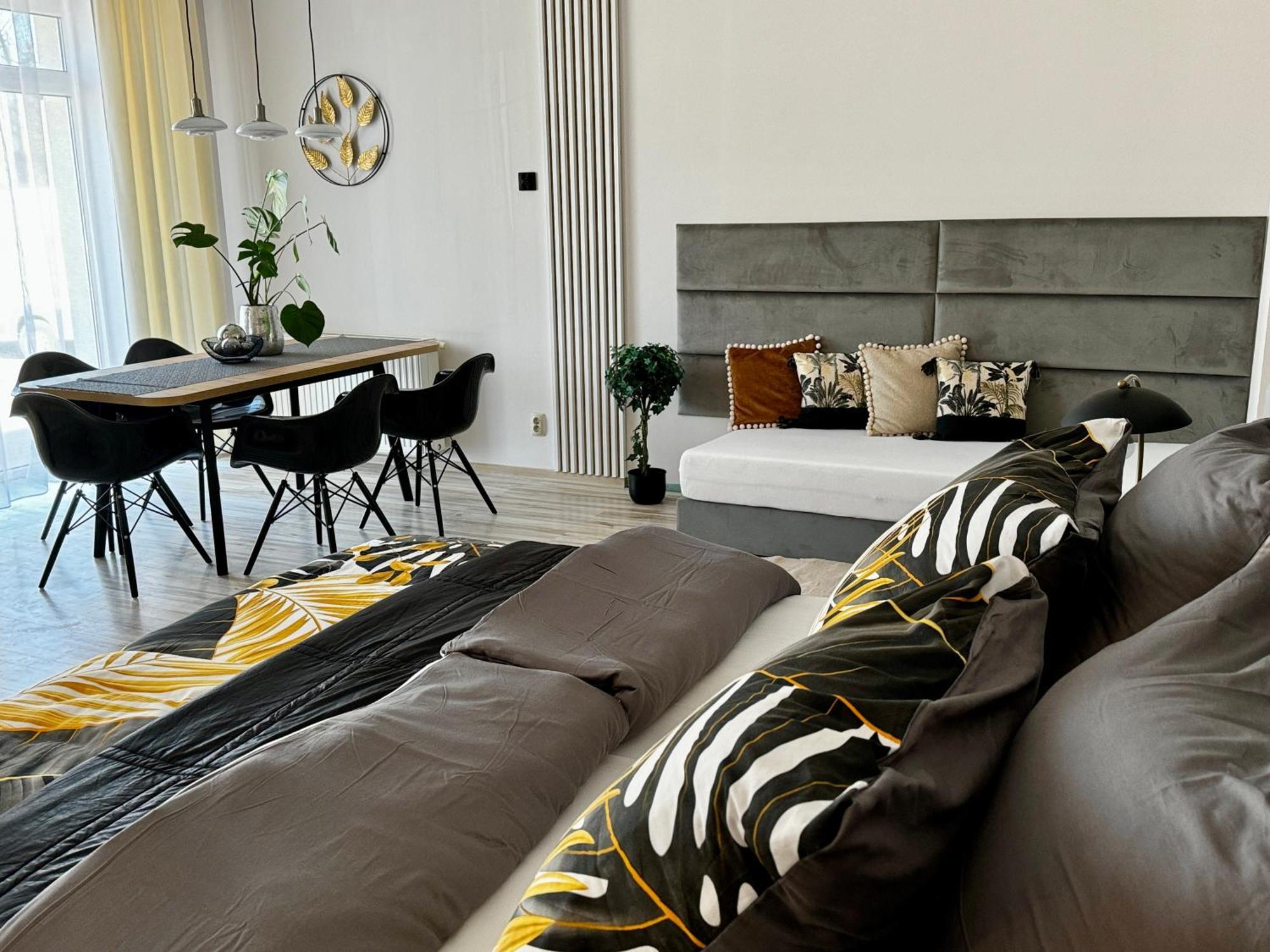 Apartamenty I Pokoje „Pod Jedynka” Konstantynów Łódzki Esterno foto